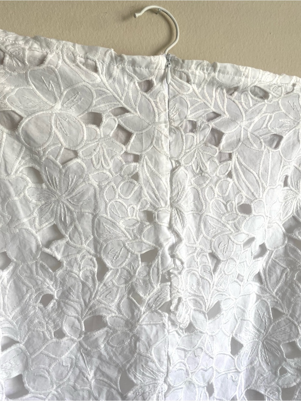 Cara Cara Alessandra White Floral Eyelet Lace Mini Skirt Scalloped Hem - Picture 6 of 9